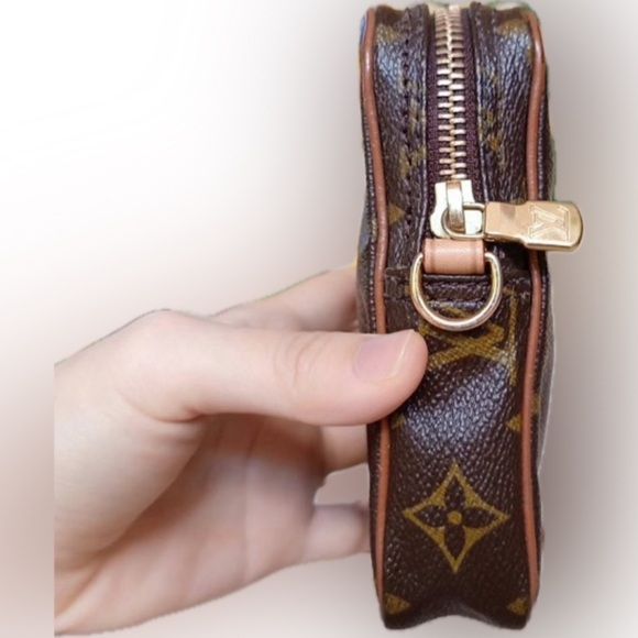 Sale $222 !! 
Authentic Rare!! Louise Vuitton Danube Mini Monogram. 834 - Picture 8 of 14